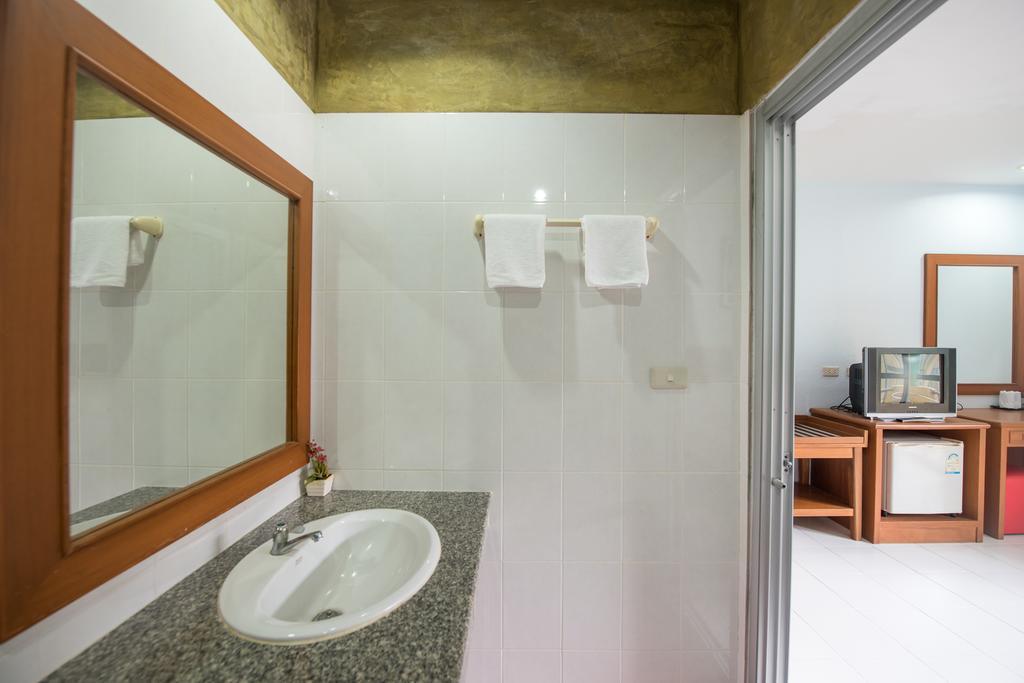 Simply Hotel Plage de Kata Extérieur photo
